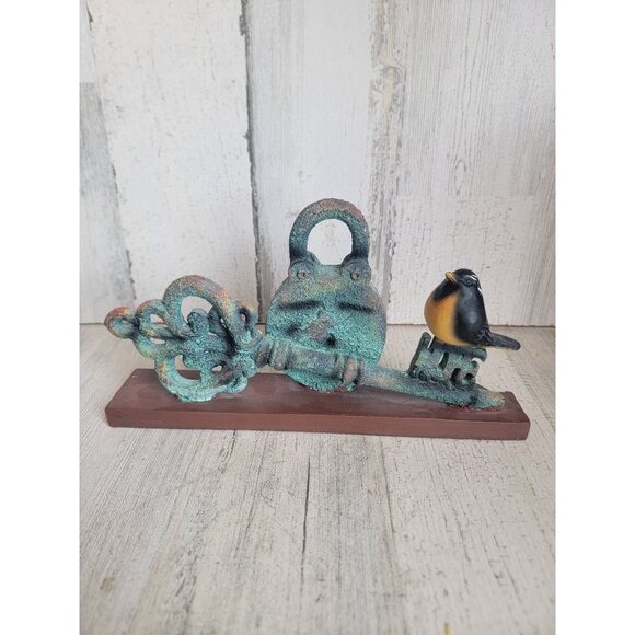 Unique AS IS rustic rusted key lock bird home decor - Picture 1 of 11